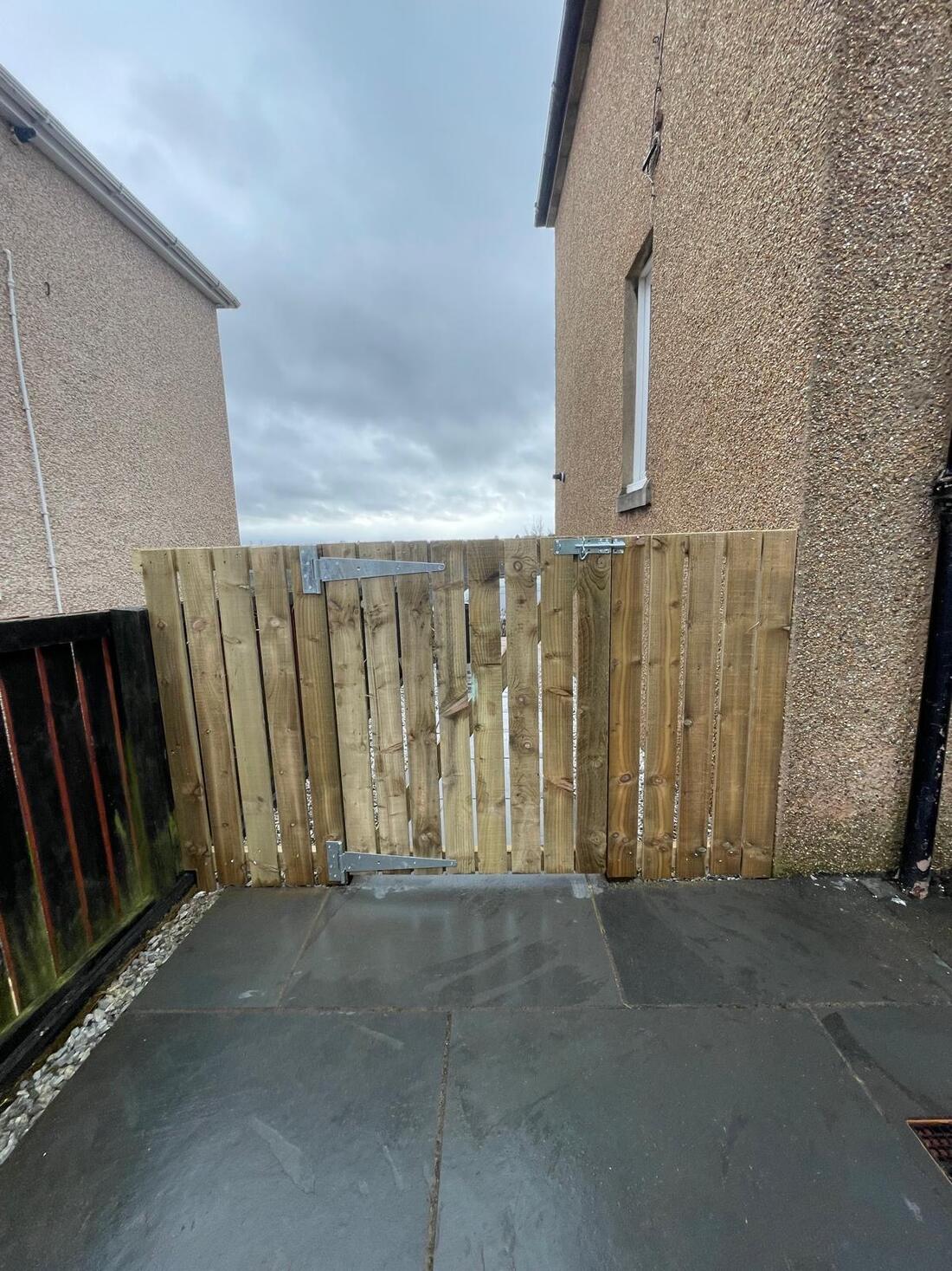 Side gate, Bearsden