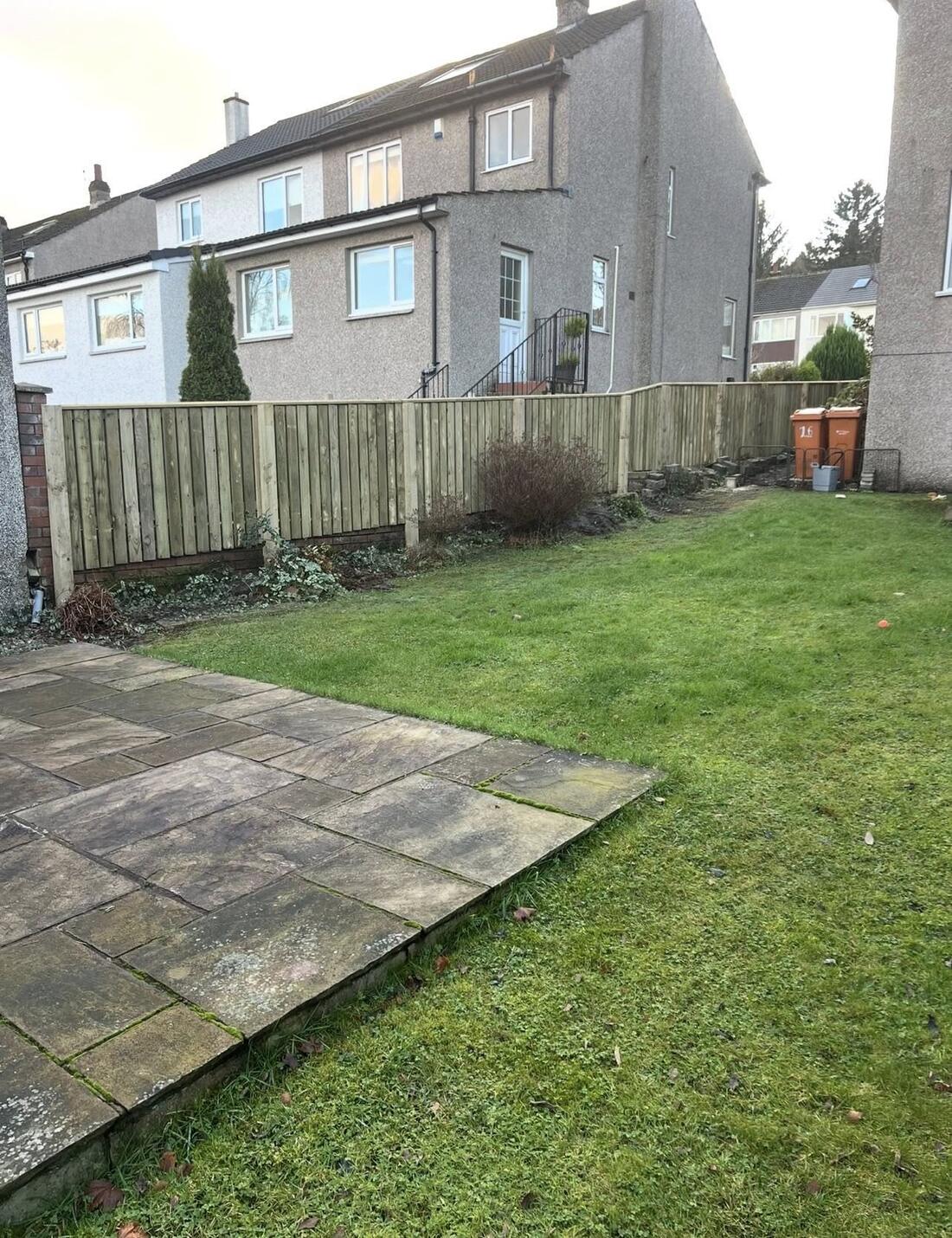 Close-board garden fence