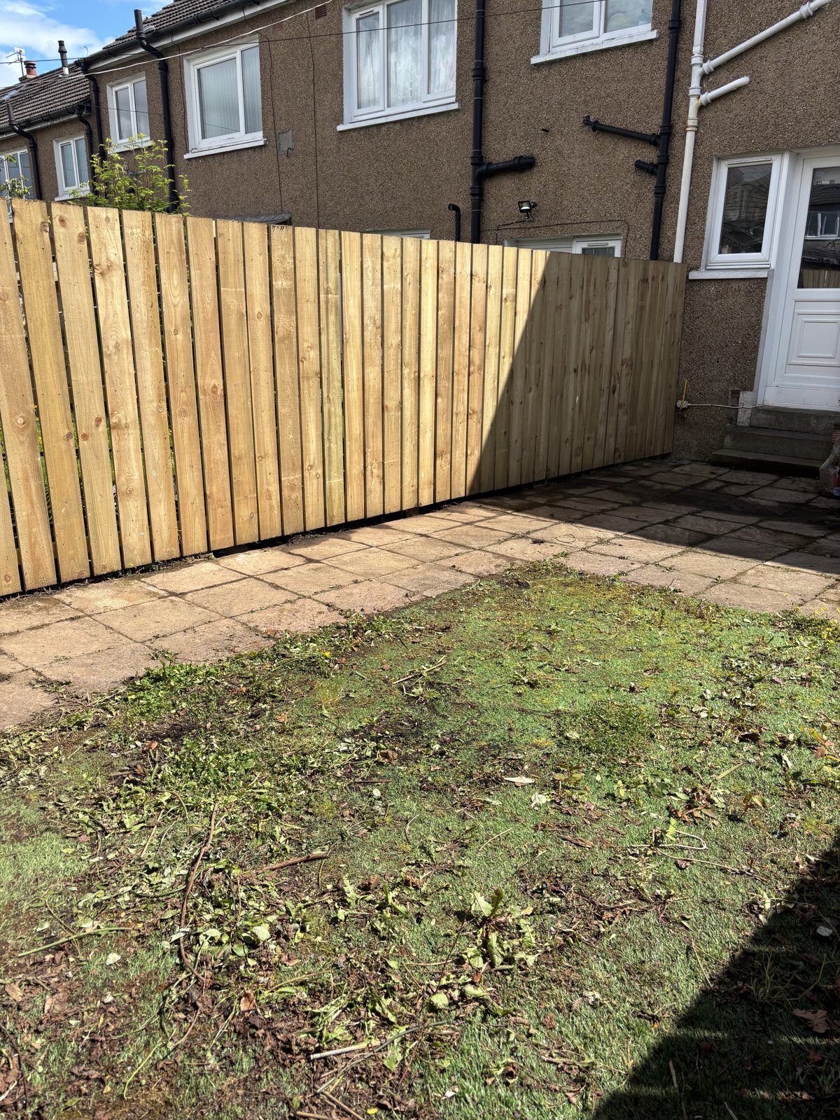 The finished close-board garden divider in Bearsden